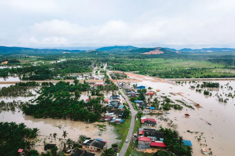 Left Behind by the Levee: How Climate Change Is Widening the Flood Divide in America's Riverside Communities